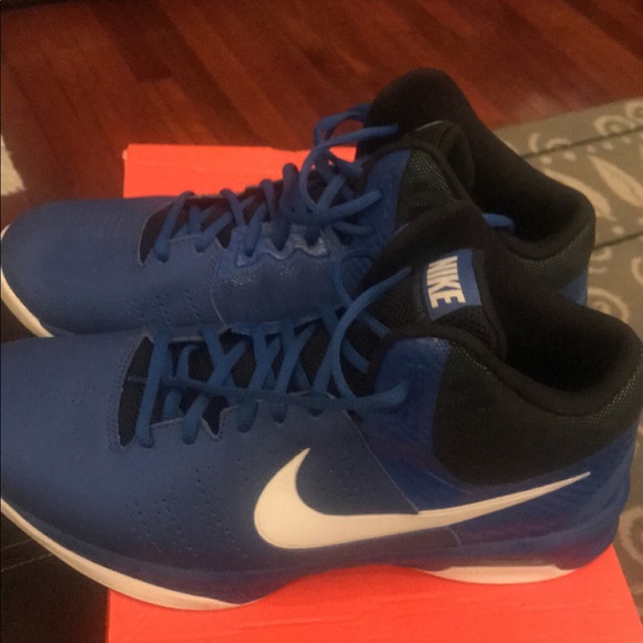 Nike shoe - Picture 1 of 4